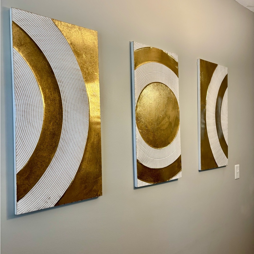 Modern Gold and White Wall Art Set | CosmoLiving Gold Metal Circle Wall Decor ✨